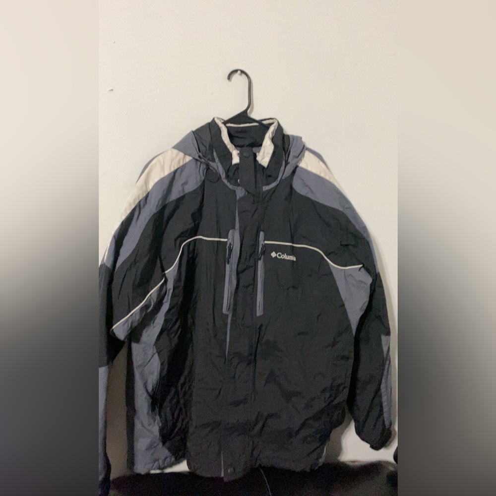Columbia jacket size XL black and white